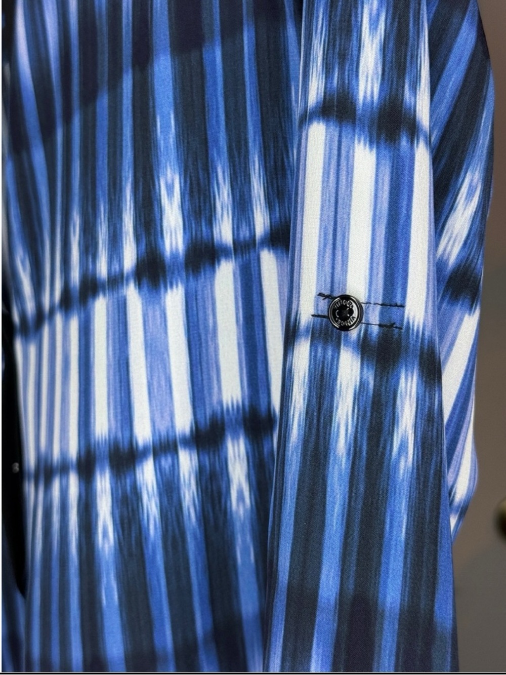 Vince 💯 Silk Monaco Tie-Dye V-Neck Tunic Hi-Low Hem Size 6 | EUC - Picture 4 of 6